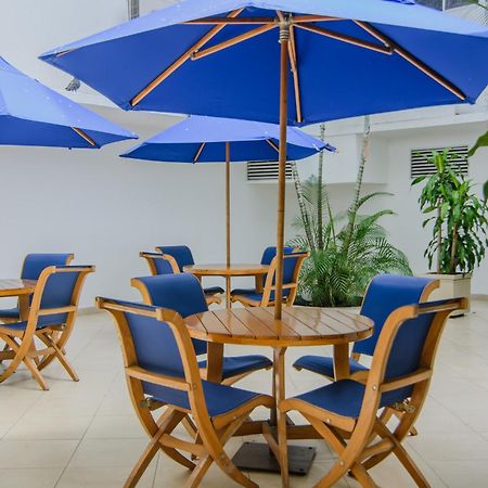 Hotel Neiva Plaza Buitenkant foto