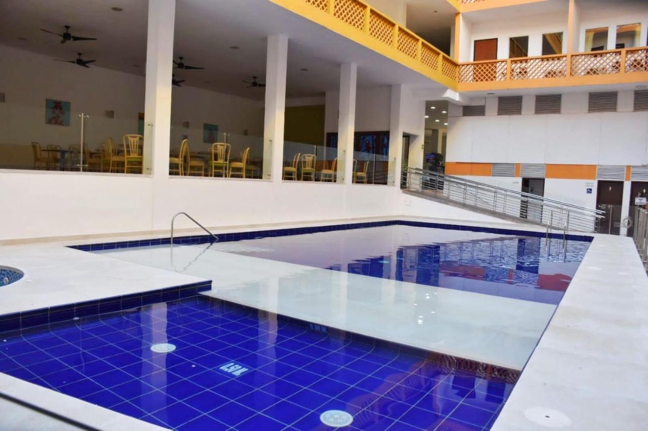 Hotel Neiva Plaza Buitenkant foto