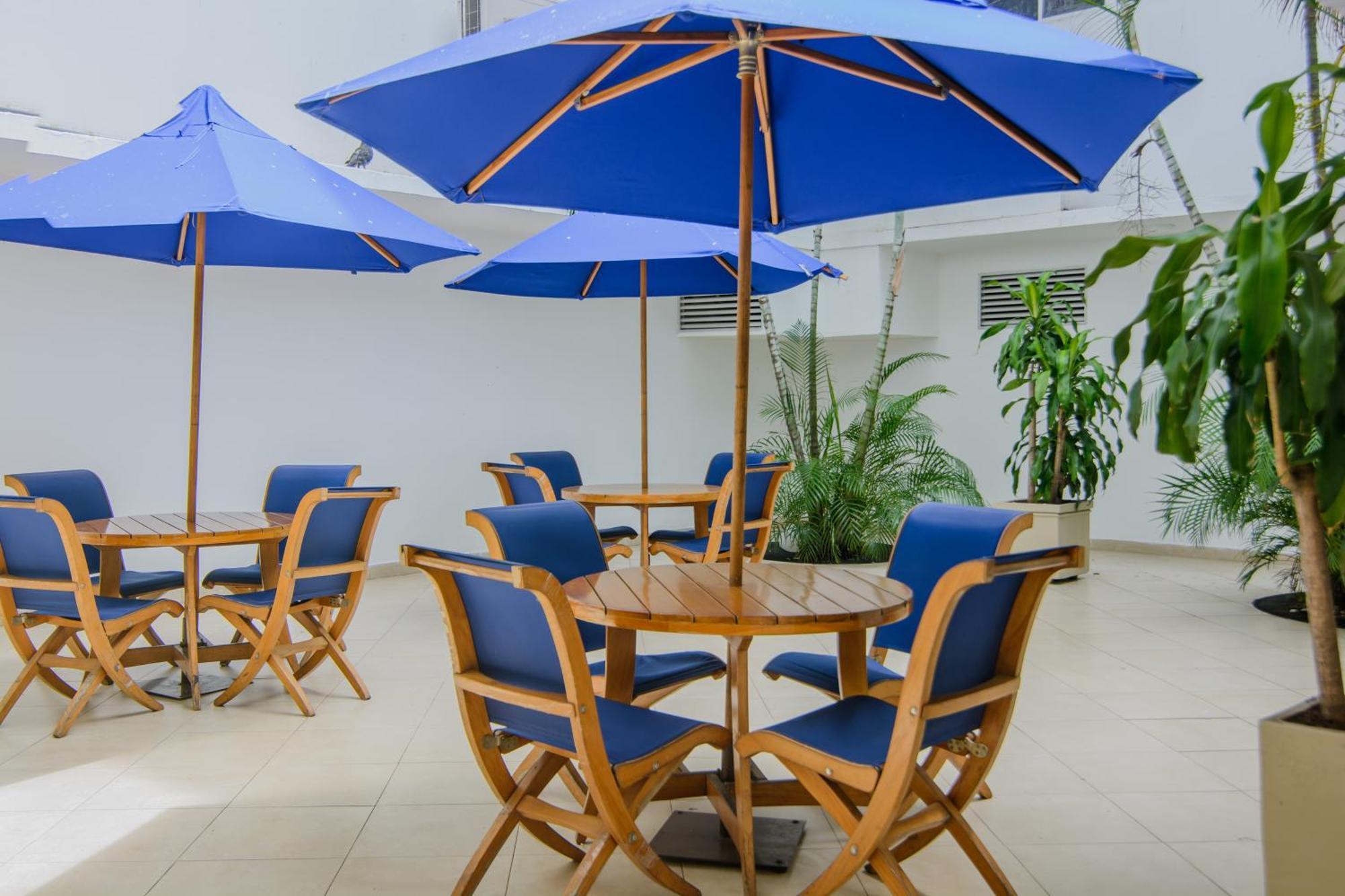Hotel Neiva Plaza Buitenkant foto