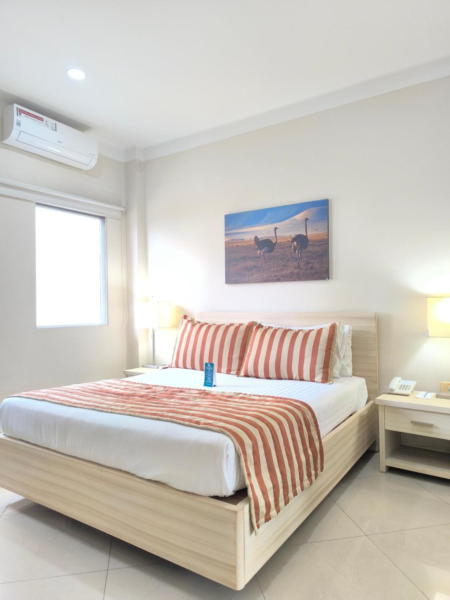 Hotel Neiva Plaza Buitenkant foto