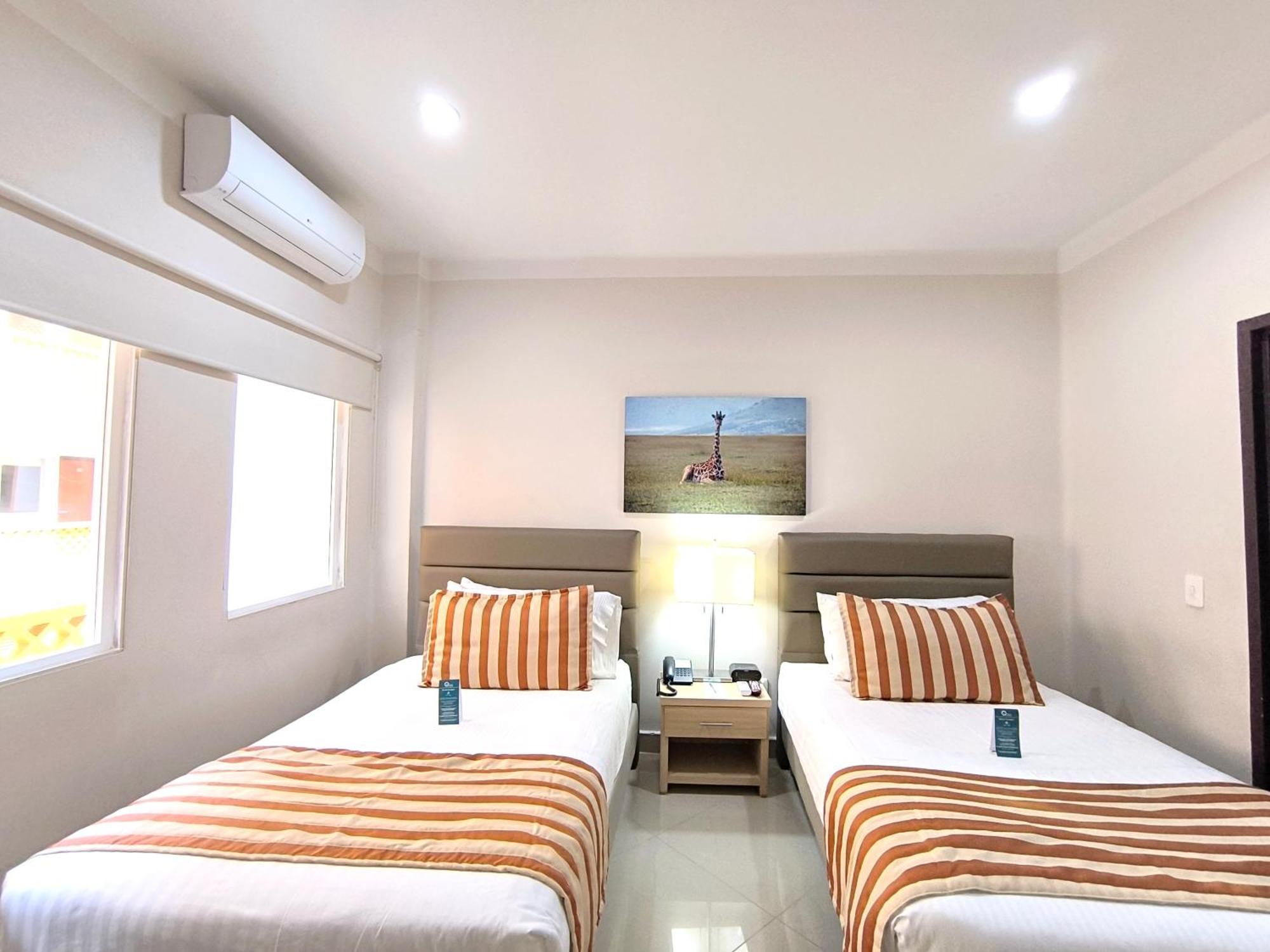 Hotel Neiva Plaza Buitenkant foto